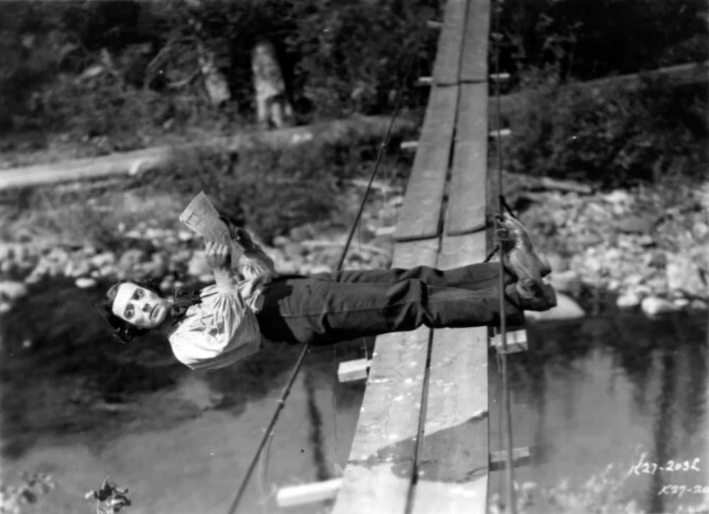 Reading on the Collapsing Bridge